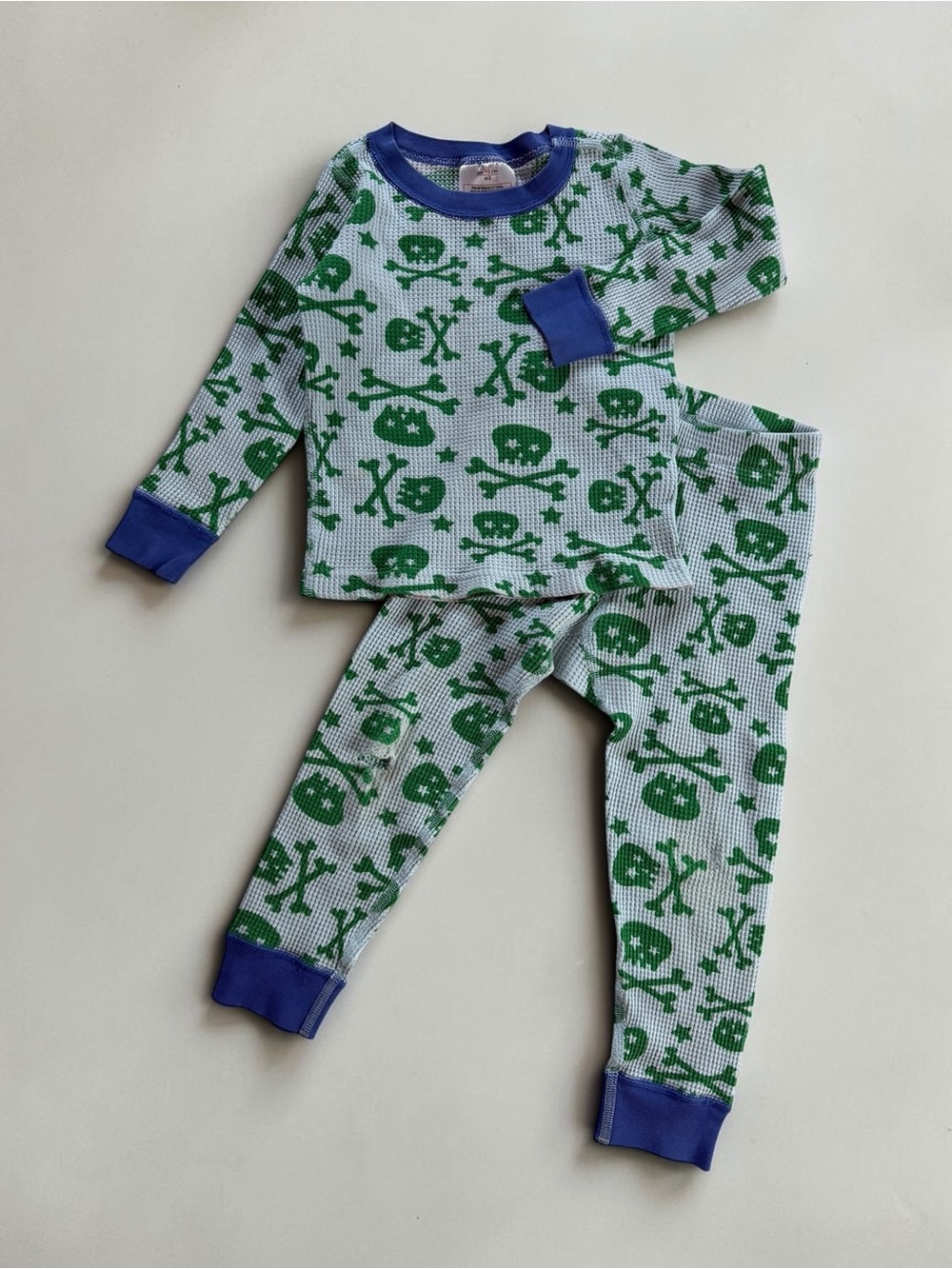 HANNA ANDERSSON Colorful Skull & Crossbones Thermal Waffle Knit Pajama Set